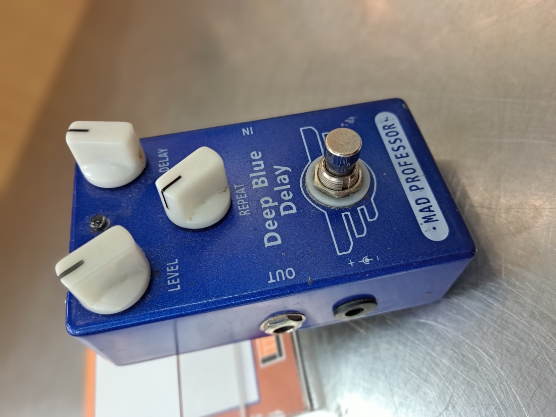 Gear Hunter Mad Professor Deep Blue Delay Pedal